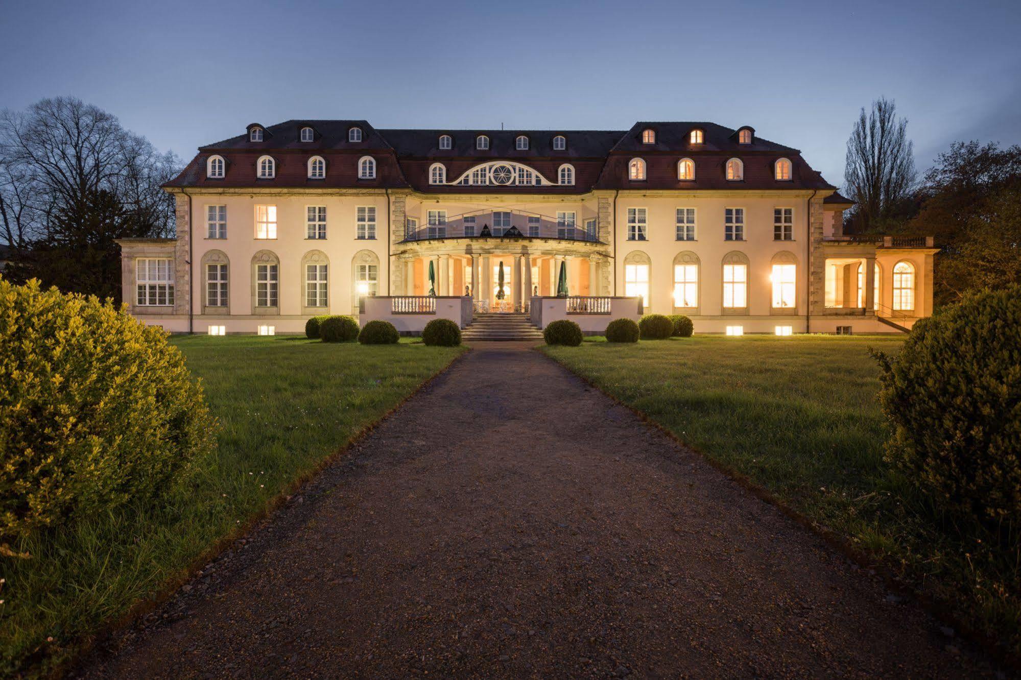 Hotel Schloss Storkau ภายนอก รูปภาพ